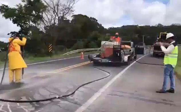 Faixa de sinalização viária